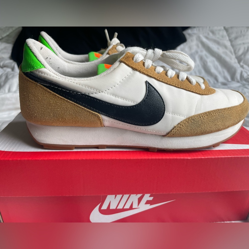 Women’s Nike DBreak